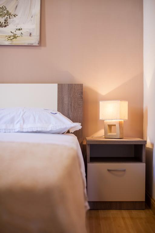 Apartments Villa Anka Komiža Екстериор снимка