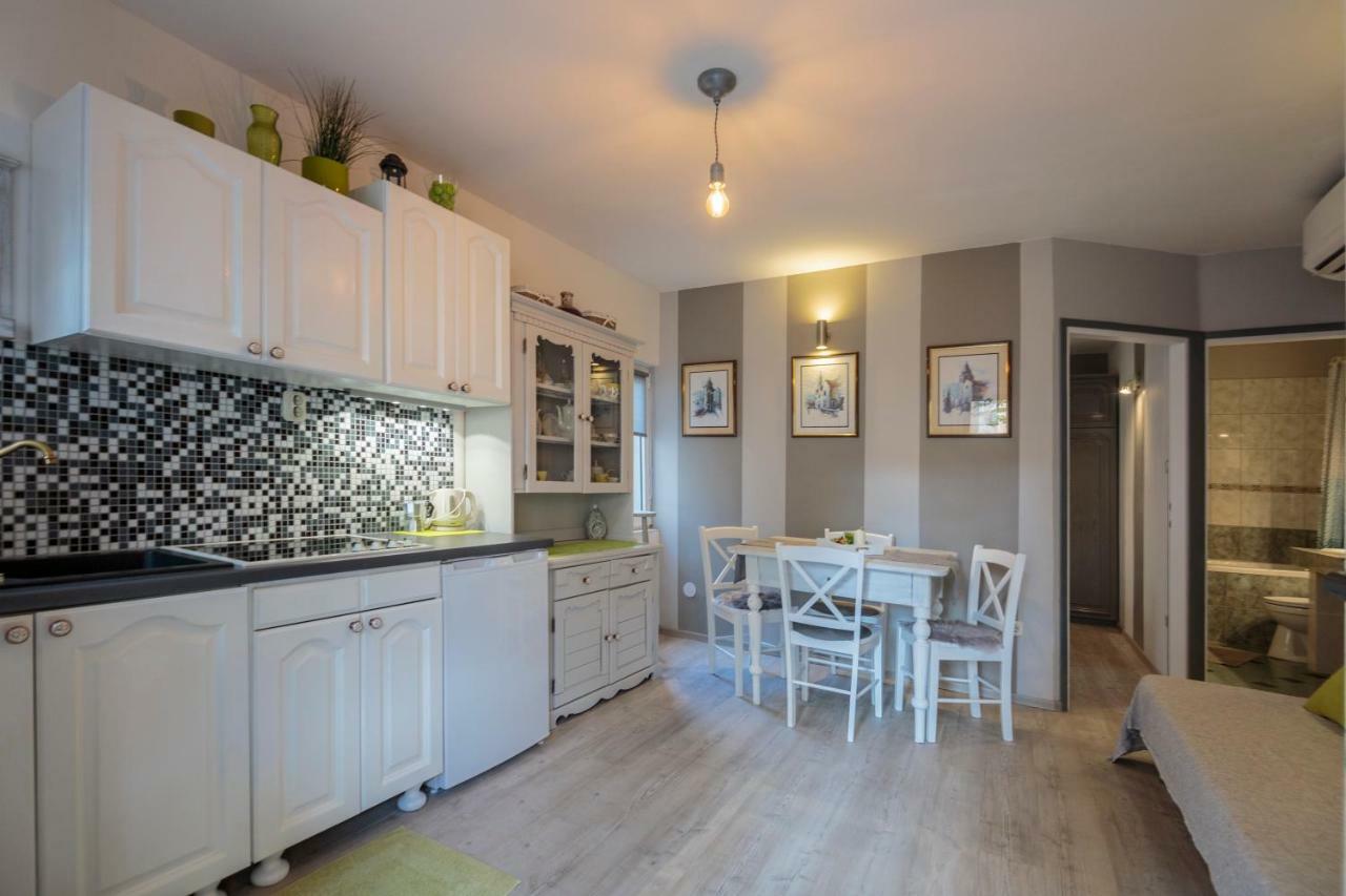 Apartments Villa Anka Komiža Екстериор снимка
