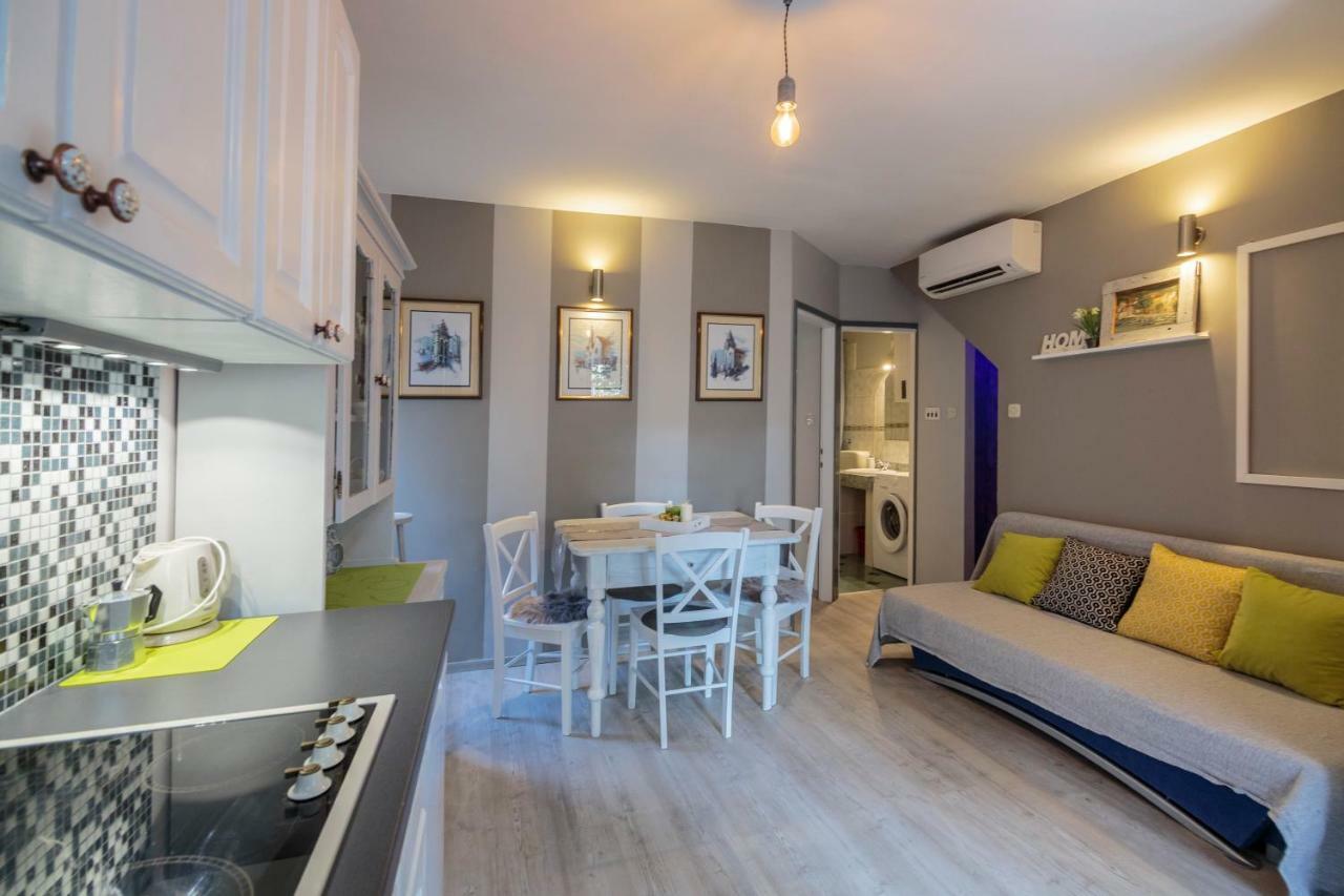 Apartments Villa Anka Komiža Екстериор снимка