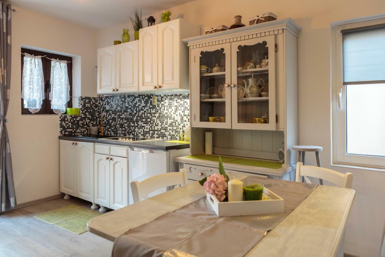 Apartments Villa Anka Komiža Екстериор снимка